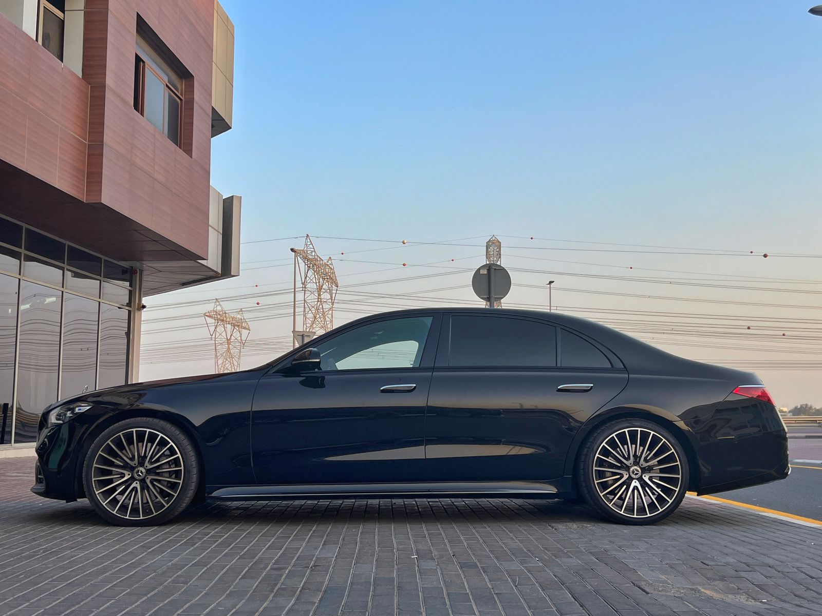 Black Mercedes Benz S500 4Matic 2023